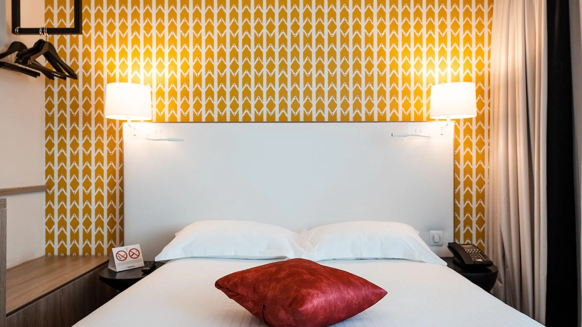 The Originals Boutique, Maison Montmartre Les Puces 4*
