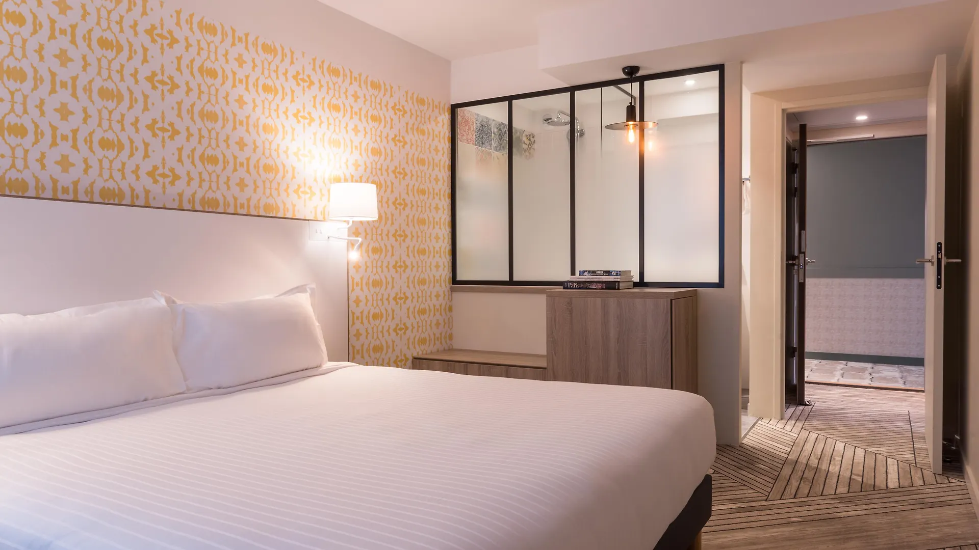 Hotel The Originals Boutique, Maison Montmartre Les Puces 4*